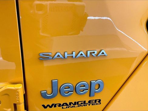 Used 2021 Jeep Wrangler Unlimited Sahara AWD/4WD image 7