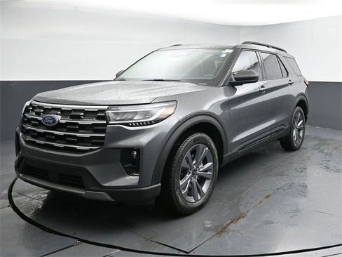 New 2026 Ford Explorer Active w/ Active Comfort Package image 7