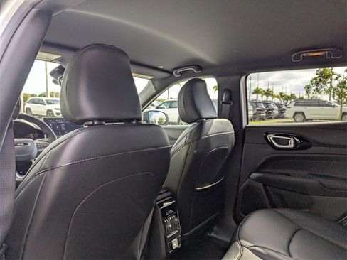 New 2026 Jeep Compass Limited image 9