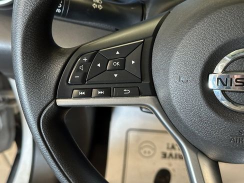 Used 2021 Nissan Kicks SV image 9