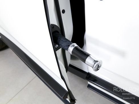 Used 2019 Rolls-Royce Cullinan image 31