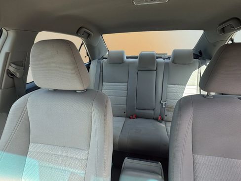 Used 2017 Toyota Camry LE FWD image 19