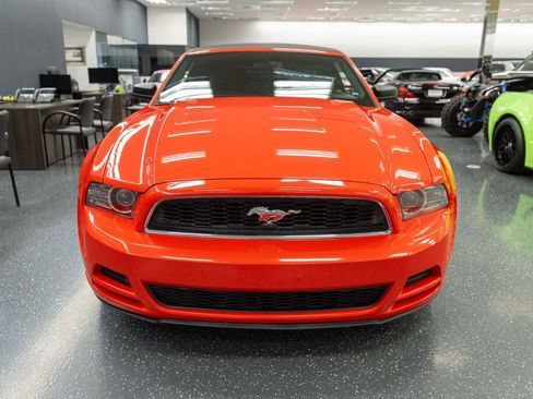 Used 2013 Ford Mustang Convertible image 3