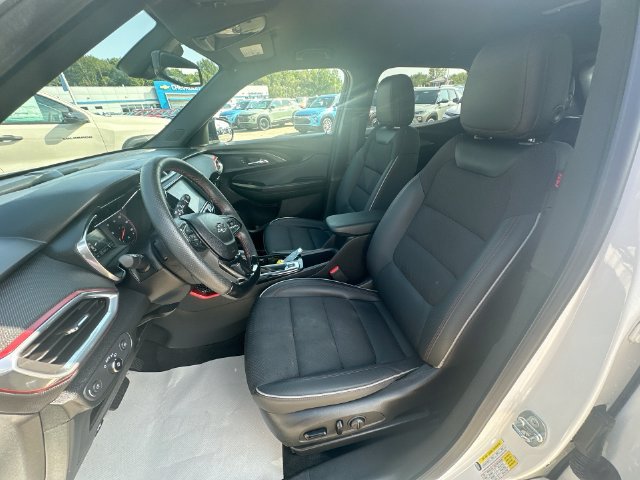 Used 2023 Chevrolet TrailBlazer RS w/ Convenience Package AWD/4WD image 29