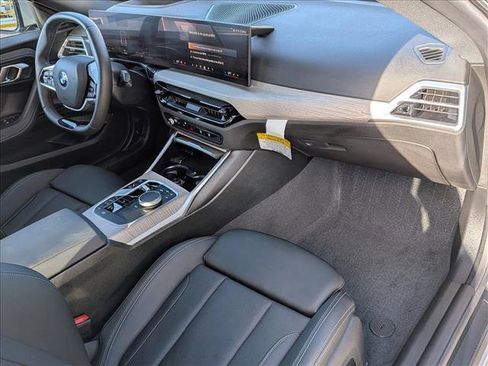 Used 2025 BMW 230i Coupe w/ Premium Package RWD image 23