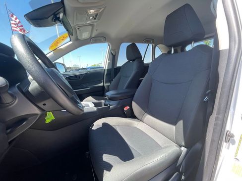 Used 2025 Toyota RAV4 LE AWD/4WD image 19