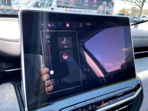 Used 2022 Jeep Compass Latitude w/ Sun and Sound Group image 32