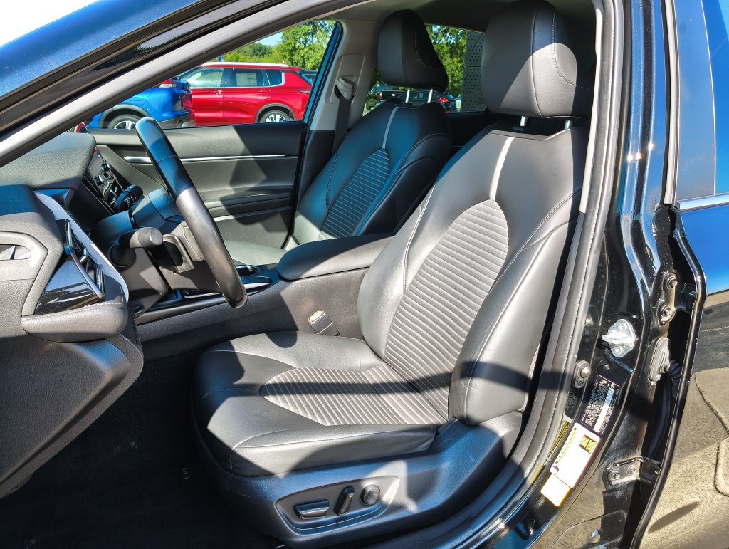 Used 2024 Toyota Camry SE FWD image 2