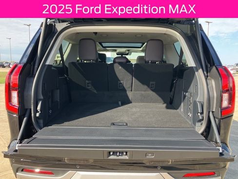 New 2025 Ford Expedition Max Platinum w/ Platinum Ultimate Package AWD/4WD image 17