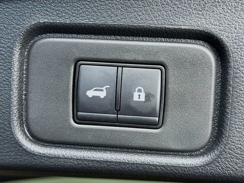 Certified 2025 Nissan Pathfinder Platinum AWD/4WD image 33