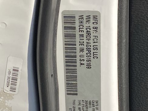 Used 2023 Dodge Durango SXT image 30