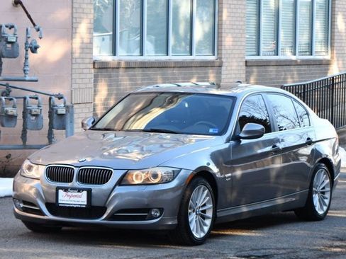 Used 2011 BMW 335i xDrive Sedan image 3