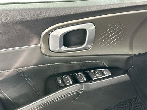 Used 2022 Kia Sorento SX image 27