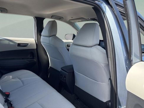 Certified 2022 Toyota Corolla Cross L image 34