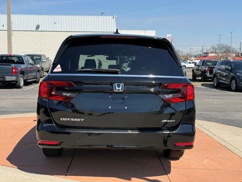Used 2024 Honda Odyssey Sport image 5