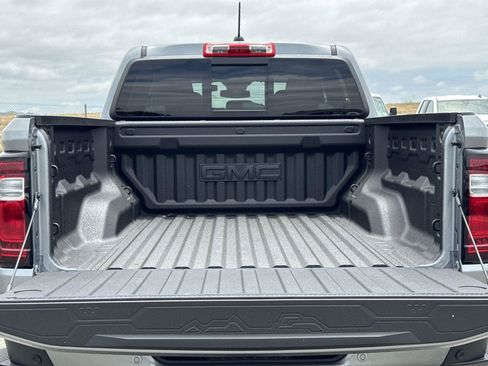 New 2026 GMC Canyon Elevation w/ LPO, Black Badging Package RWD image 25