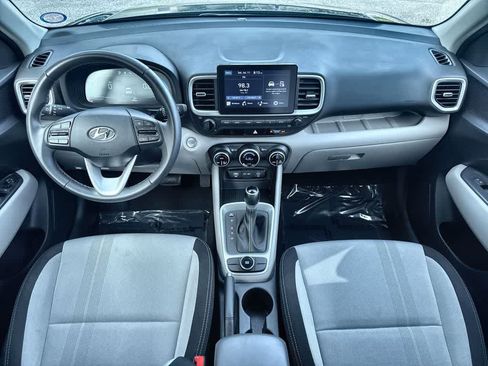Used 2025 Hyundai Venue SEL FWD image 24