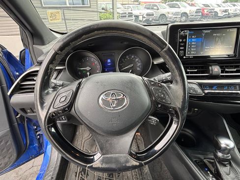 Used 2018 Toyota C-HR XLE FWD image 7