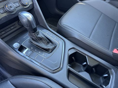 Certified 2021 Volkswagen Tiguan SE w/ Panoramic Sunroof Package image 29