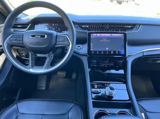 Used 2024 Jeep Grand Cherokee Limited w/ Black Appearance Package AWD/4WD video 3