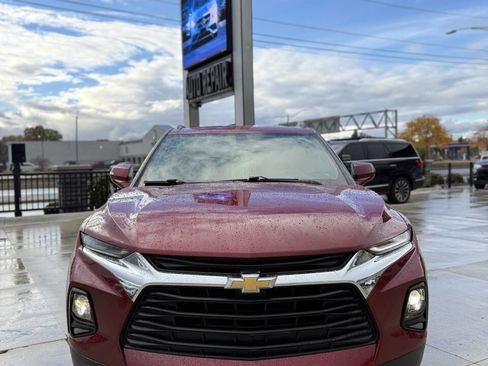 Used 2019 Chevrolet Blazer LT FWD image 2