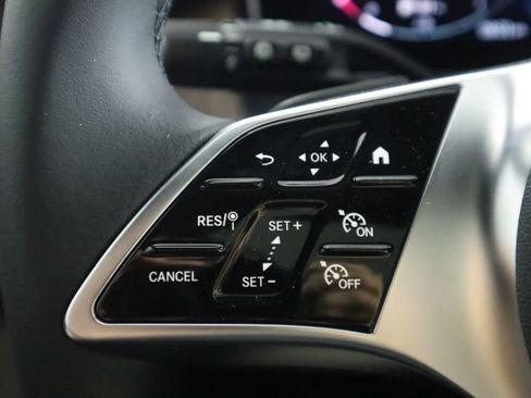 Certified 2025 Mercedes-Benz GLC 300 image 11