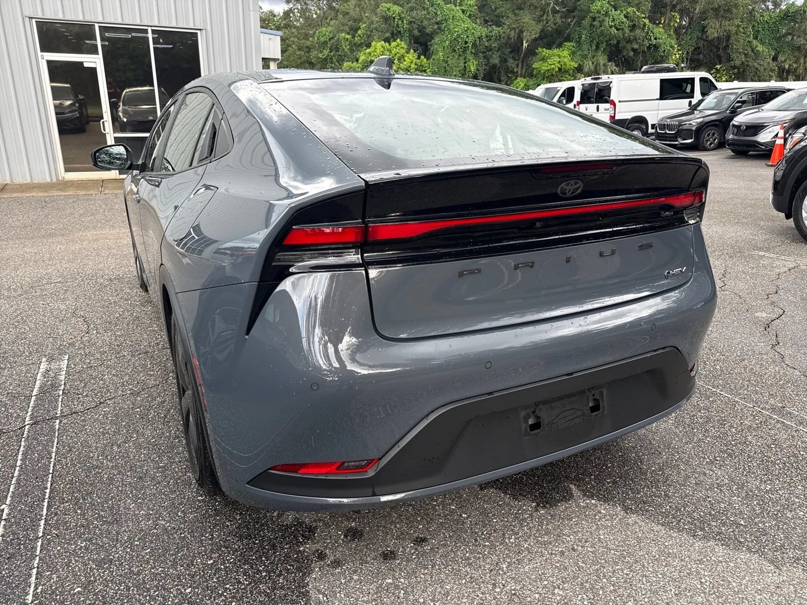 Used 2025 Toyota Prius LE FWD image 10