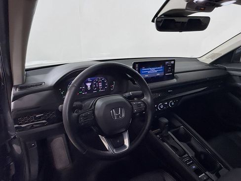 Used 2025 Honda Accord Touring image 9