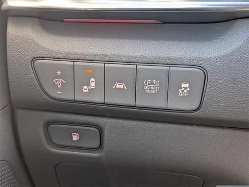 Used 2020 Kia Niro LXS image 22