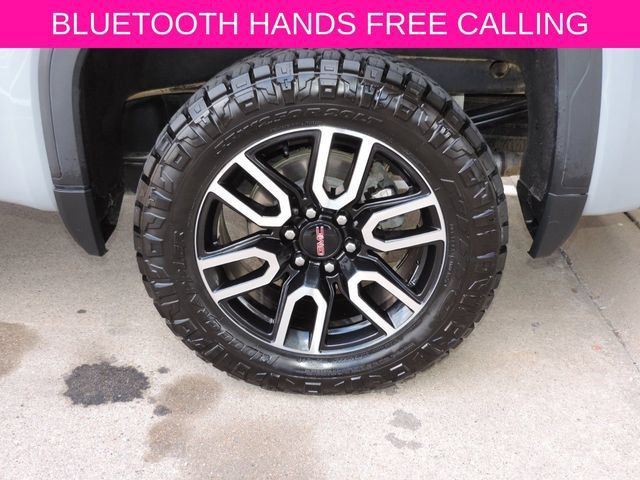 Used 2024 GMC Sierra 1500 AT4 w/ Technology Package AWD/4WD image 11