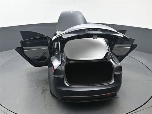 Used 2025 Tesla Model 3 image 45