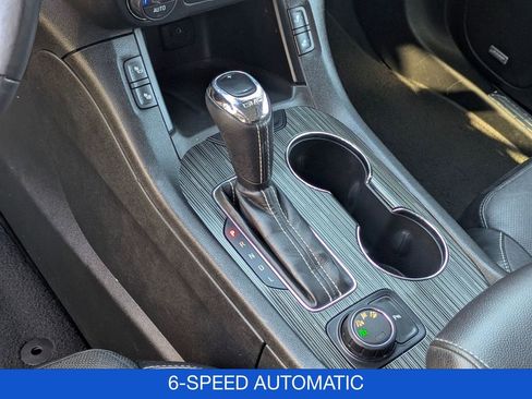 Used 2017 GMC Acadia SLT image 30