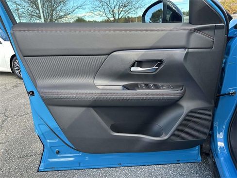 New 2025 Nissan Kicks SR image 14