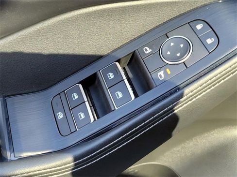 Used 2021 Nissan Rogue SL w/ Premium Package image 35