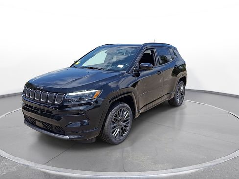 Used 2022 Jeep Compass High Altitude AWD/4WD image 3