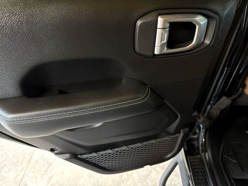 Used 2021 Jeep Gladiator Overland w/ Popular Equipment Package image 22