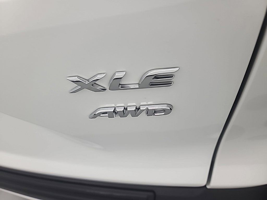 Used 2026 Toyota Corolla Cross XLE w/ Convenience Package AWD/4WD image 13