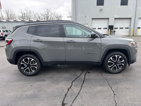 Used 2022 Jeep Compass Limited image 2
