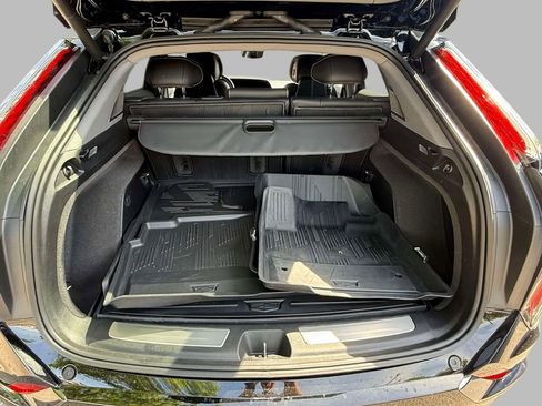 Used 2026 Cadillac Optiq Sport 2 w/ LPO, Floor Liner Package RWD image 17