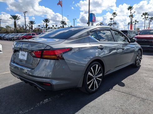 Used 2022 Nissan Altima 2.5 SR image 4