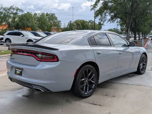 Used 2020 Dodge Charger SXT w/ Blacktop Package image 5