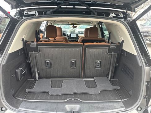 Certified 2025 Nissan Pathfinder Platinum image 25