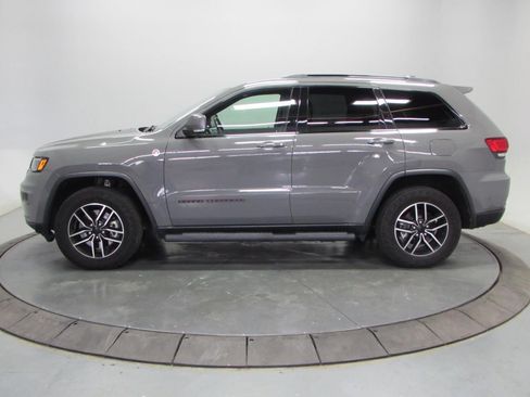Used 2021 Jeep Grand Cherokee Trailhawk w/ Trailhawk Luxury Group AWD/4WD image 4