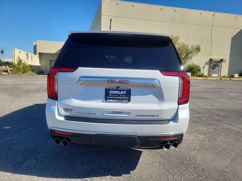 Used 2023 GMC Yukon XL Denali image 7