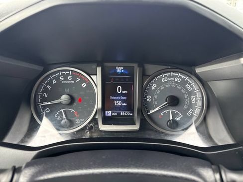 Used 2021 Toyota Tacoma TRD Off-Road w/ Technology Package AWD/4WD image 19