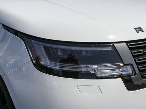 New 2026 Land Rover Range Rover Long Wheelbase SE AWD/4WD image 14
