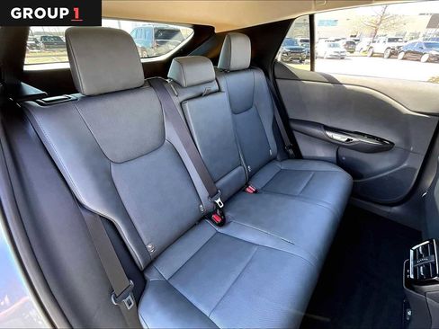 Used 2025 Lexus RZ 300e image 17