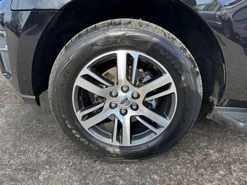 Used 2024 Ford Expedition Limited image 8