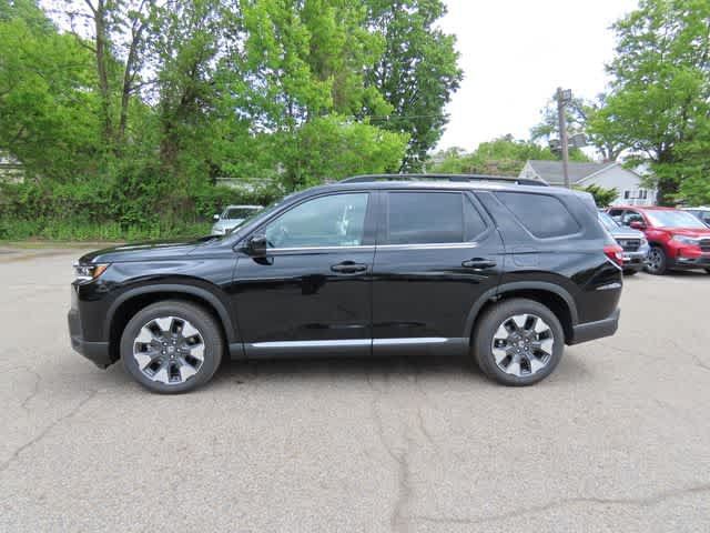 New 2026 Honda Pilot Touring image 3