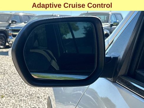 Used 2025 Buick Enclave Preferred AWD/4WD image 7